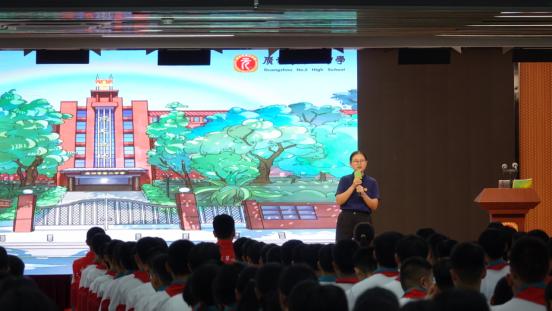 图14 德育处魏培林副主任讲礼仪