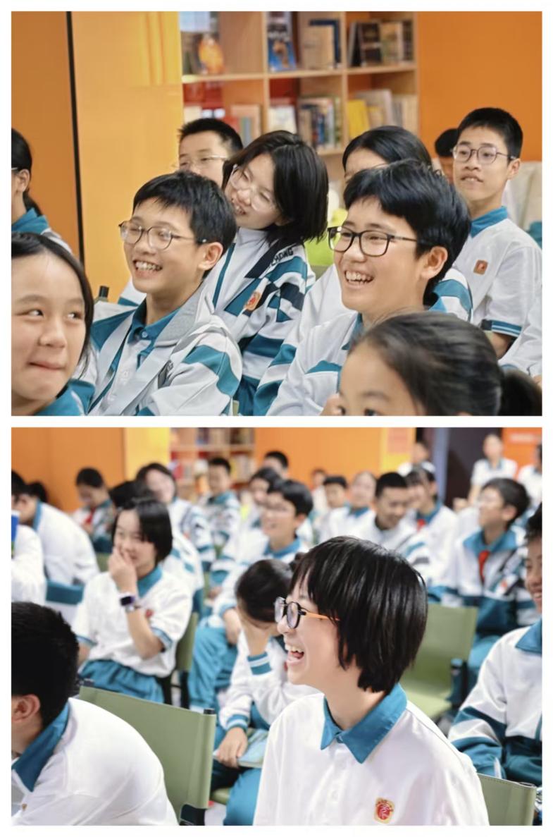 学生们欢乐的笑容