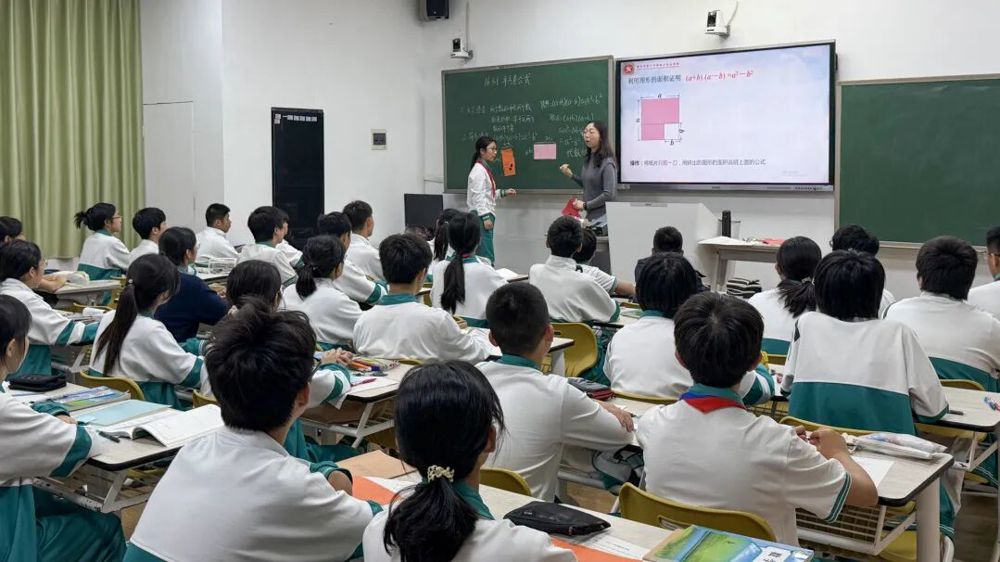 351235a1967db5daab3eaff76b261a3de25b9982