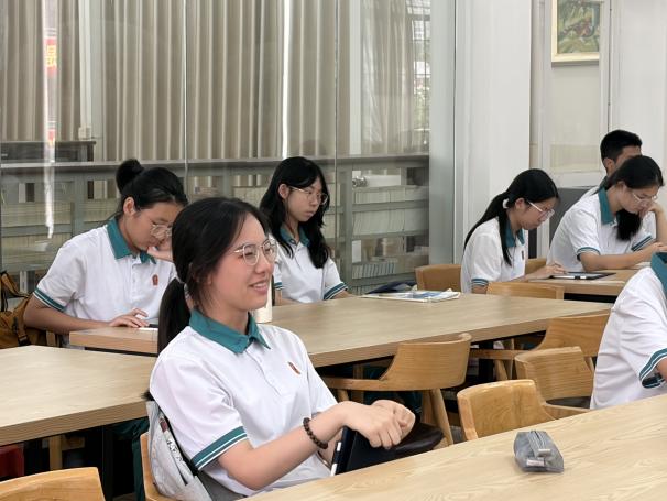 学生发言1